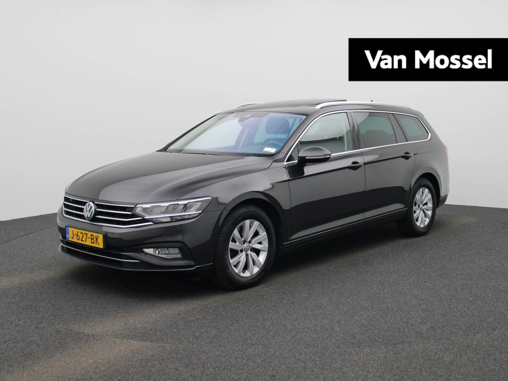 Volkswagen-Passat-image-0