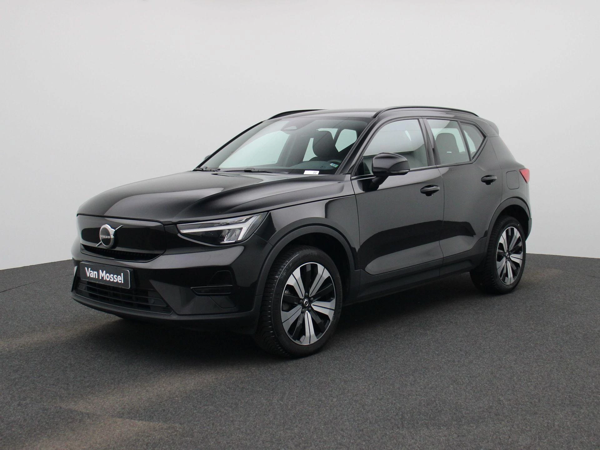 Volvo-XC40-image-0