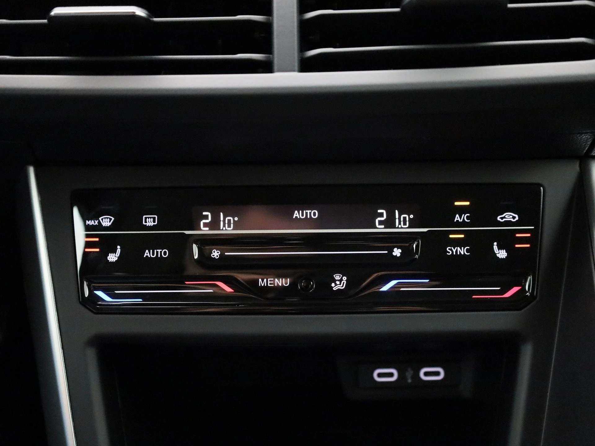 Volkswagen-Polo-image-17