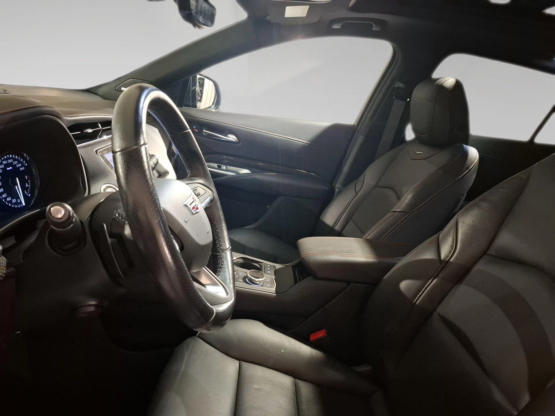 Cadillac-XT4-image-6