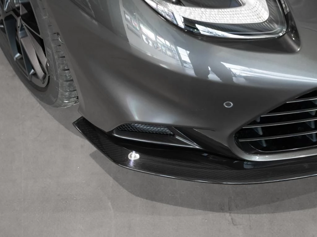 Aston Martin-Vanquish-image-7