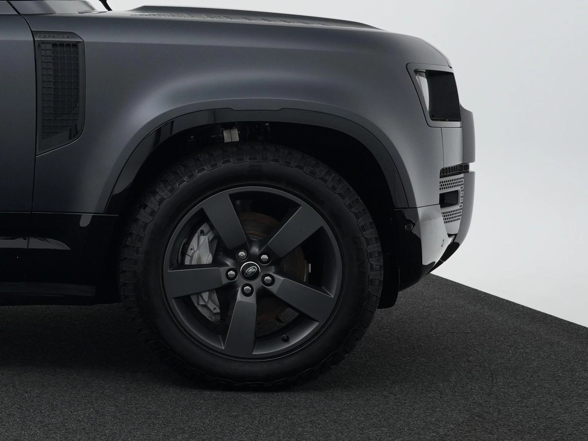 Land Rover-Defender-image-7