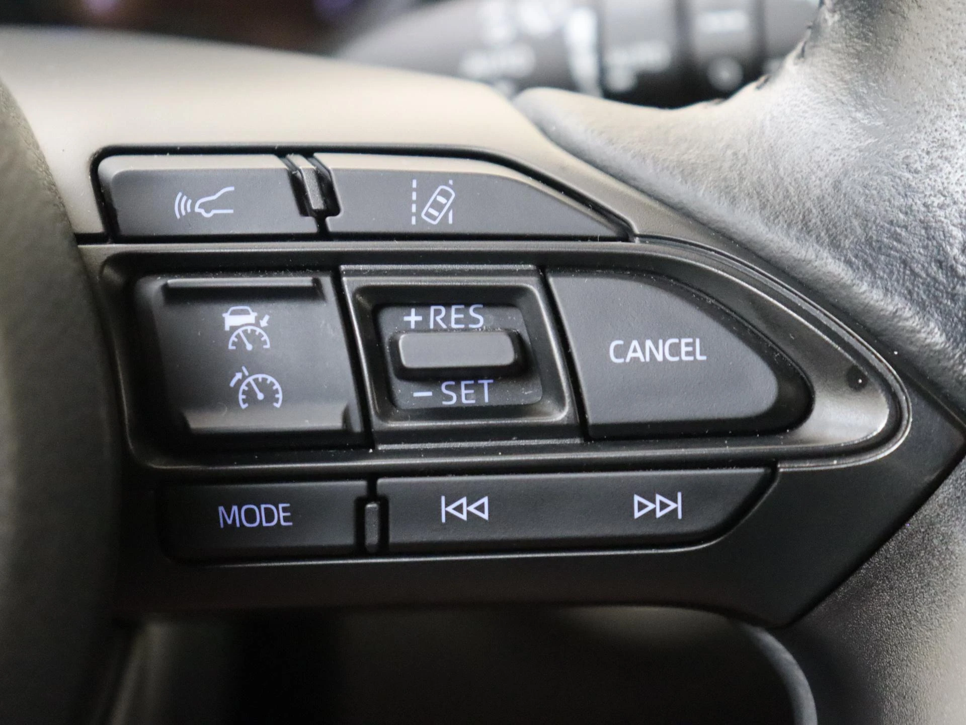 Toyota-Yaris-image-12