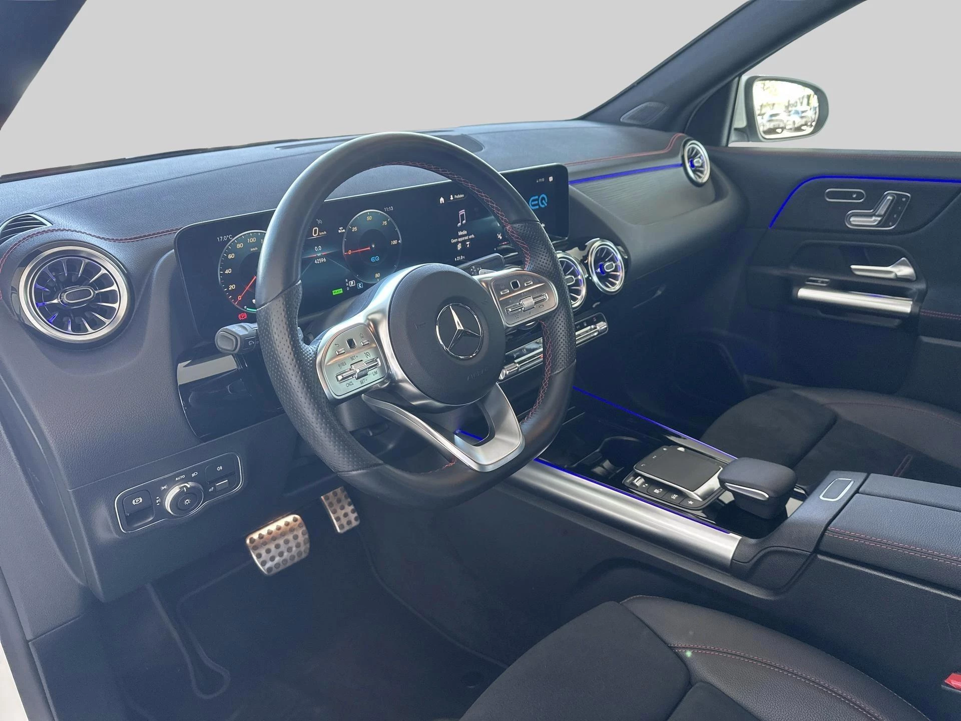 Mercedes-Benz EQA 350 4MATIC AMG Line + TREKHAAK + 360 CAMERA + MEMORY ZETELS +
