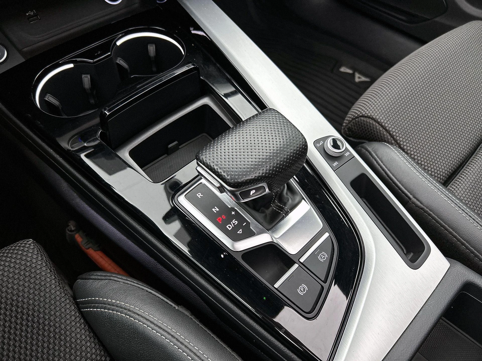 Audi A4 Avant 35 TFSI Launch edition Sport 150 PK
