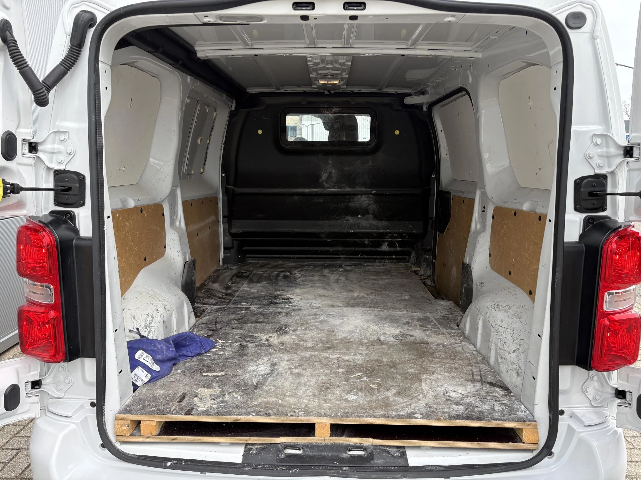 Peugeot-Expert-image-17