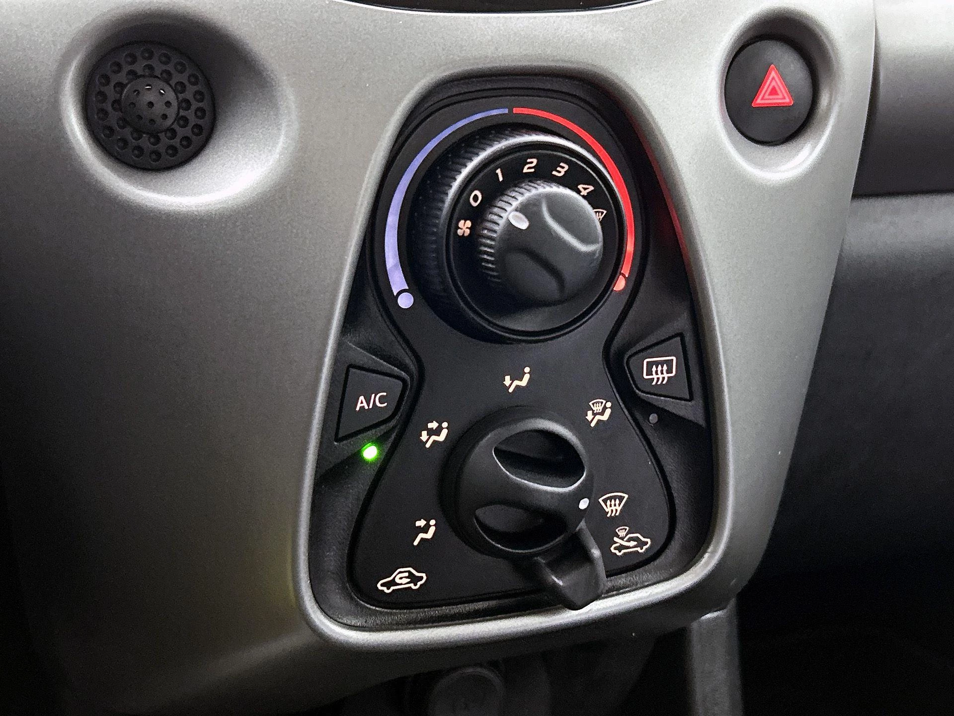 Peugeot-108-image-23