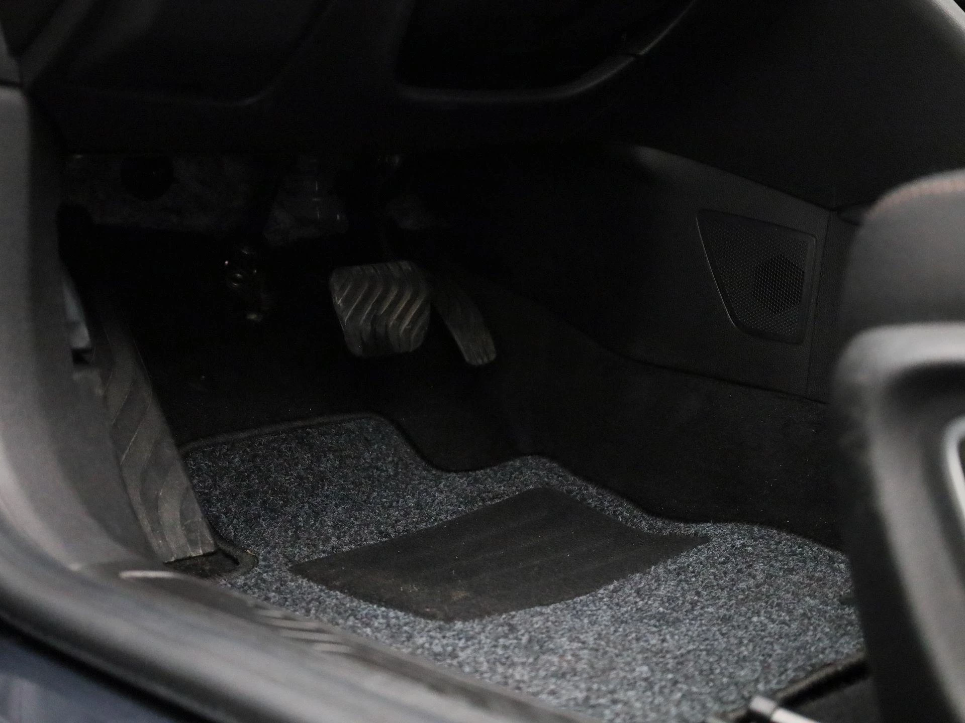 Renault-Megane E-Tech-image-39
