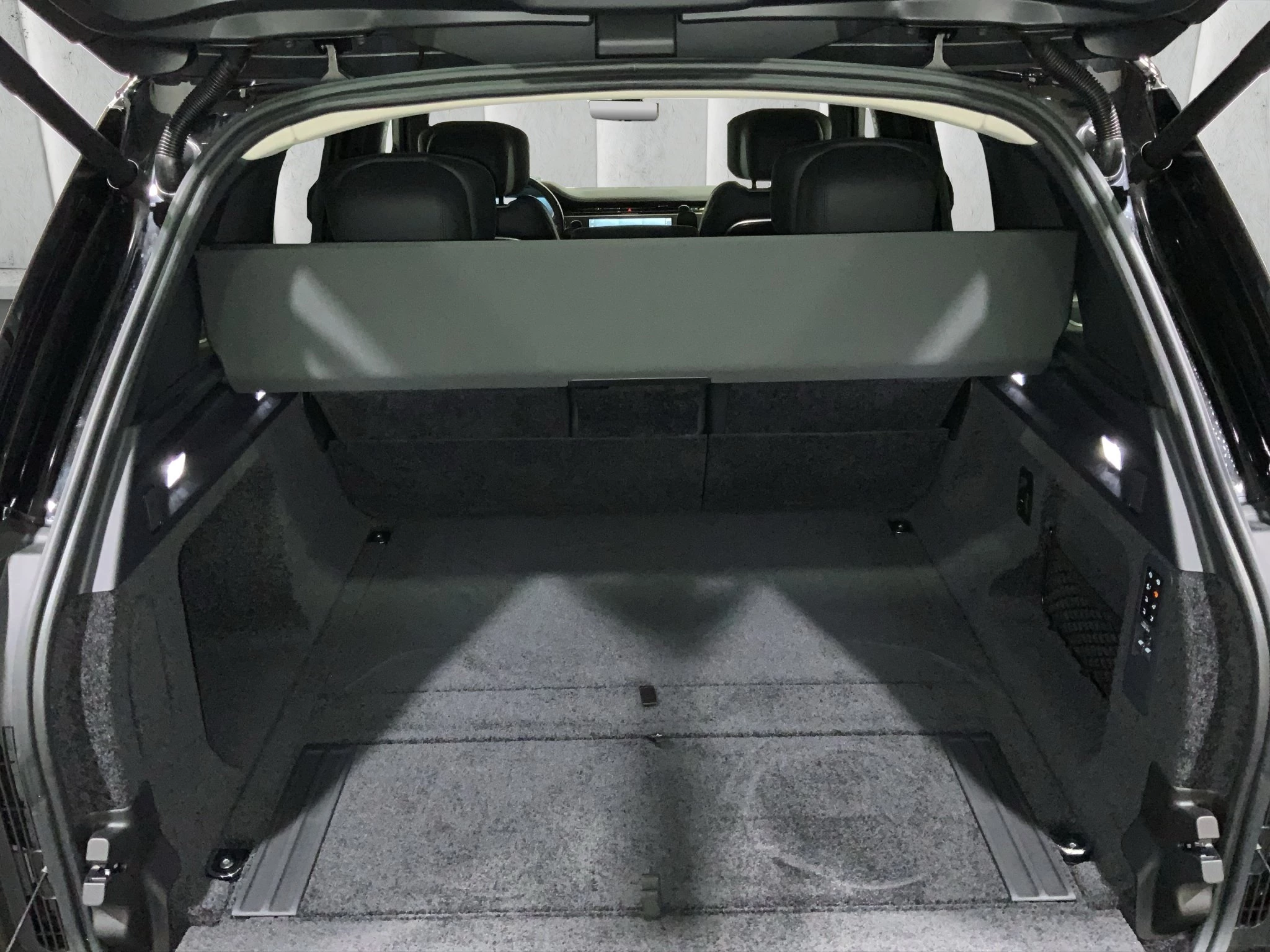 Land Rover-Range Rover-image-16