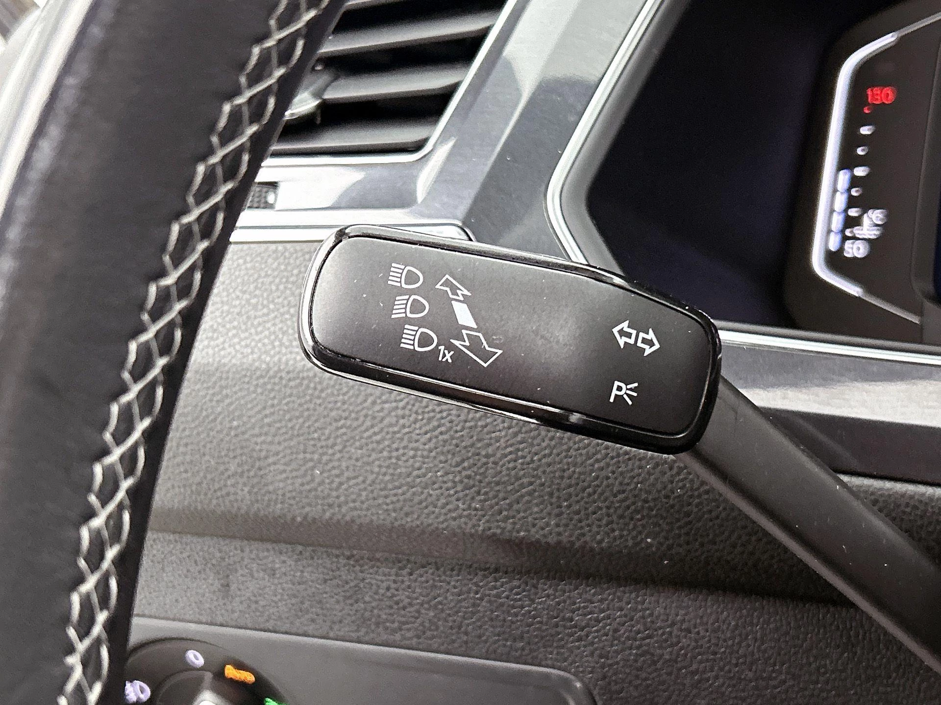 Volkswagen-Tiguan Allspace-image-9