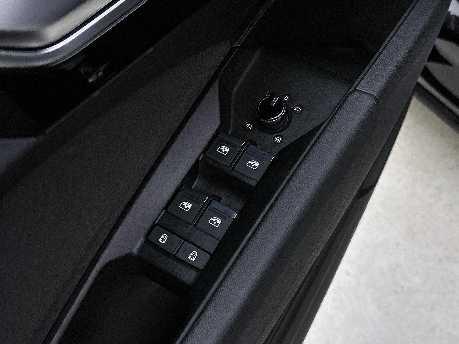Audi-Q4 e-tron-image-24