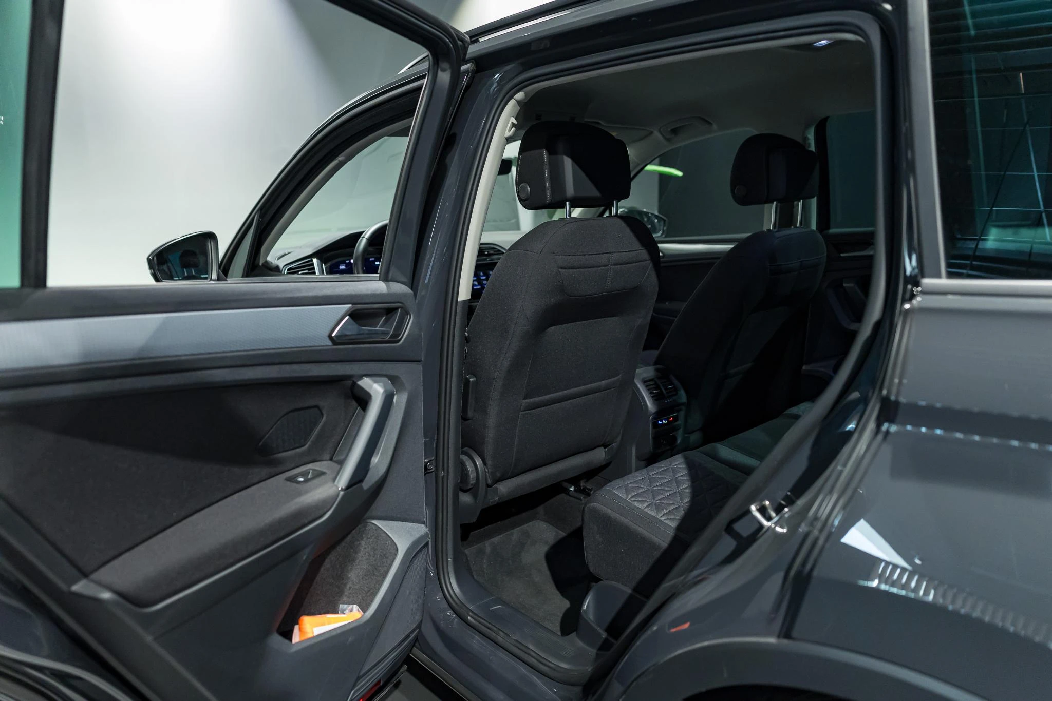 Volkswagen-Tiguan-image-19
