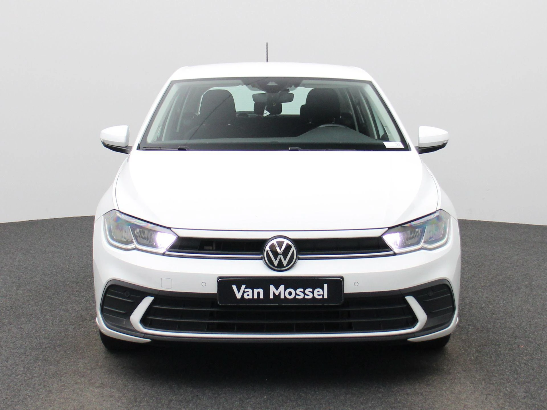 Volkswagen-Polo-image-2