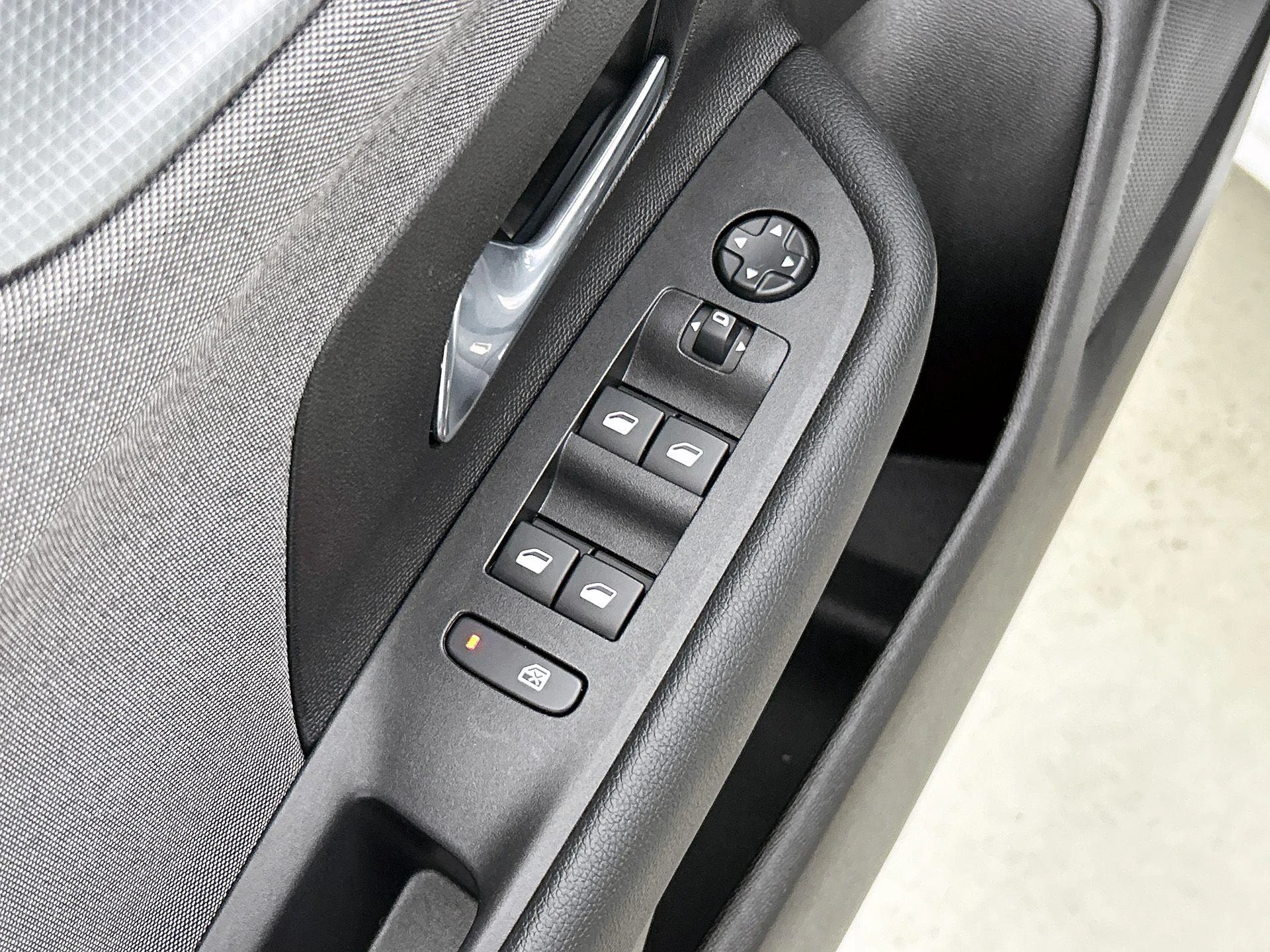 Opel-Mokka-e-image-28