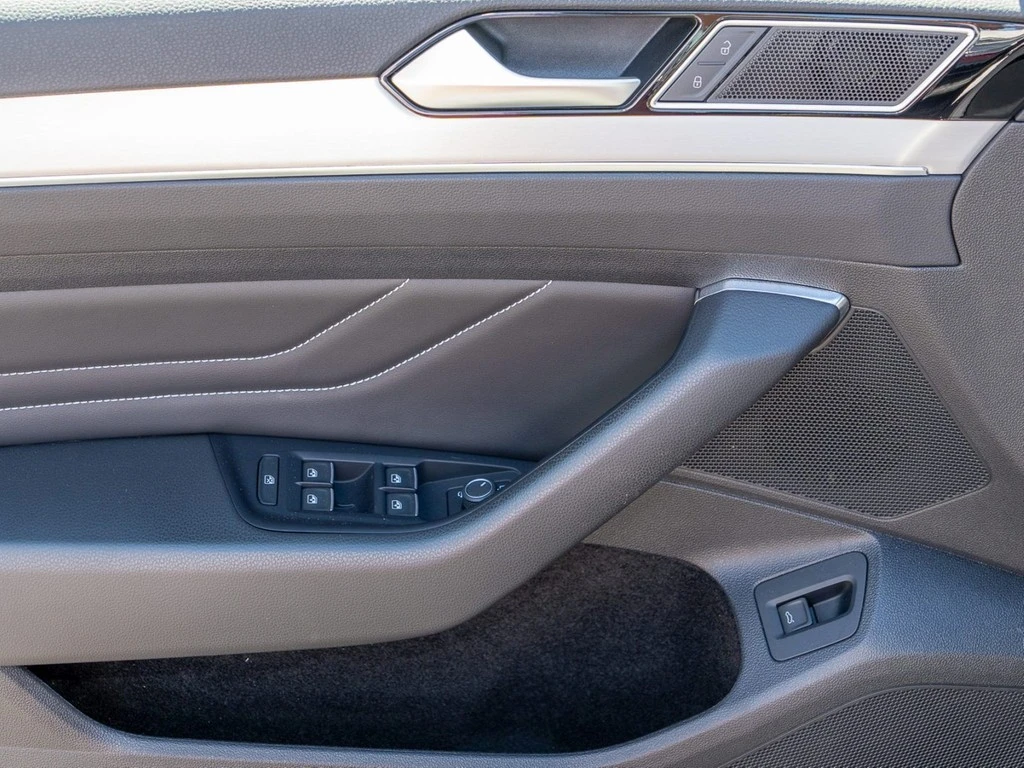 Volkswagen-Passat-image-19