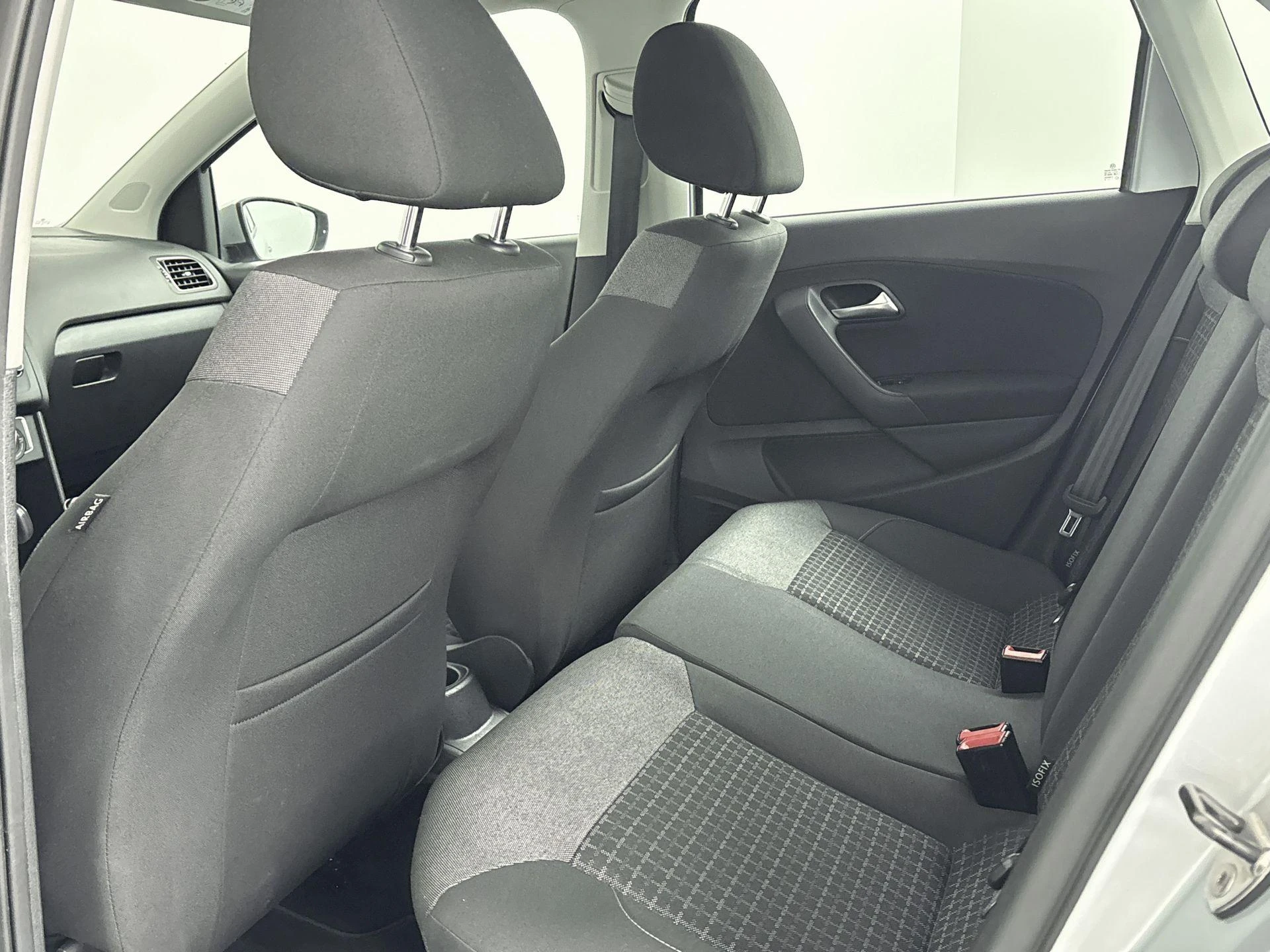 Volkswagen-Polo-image-17