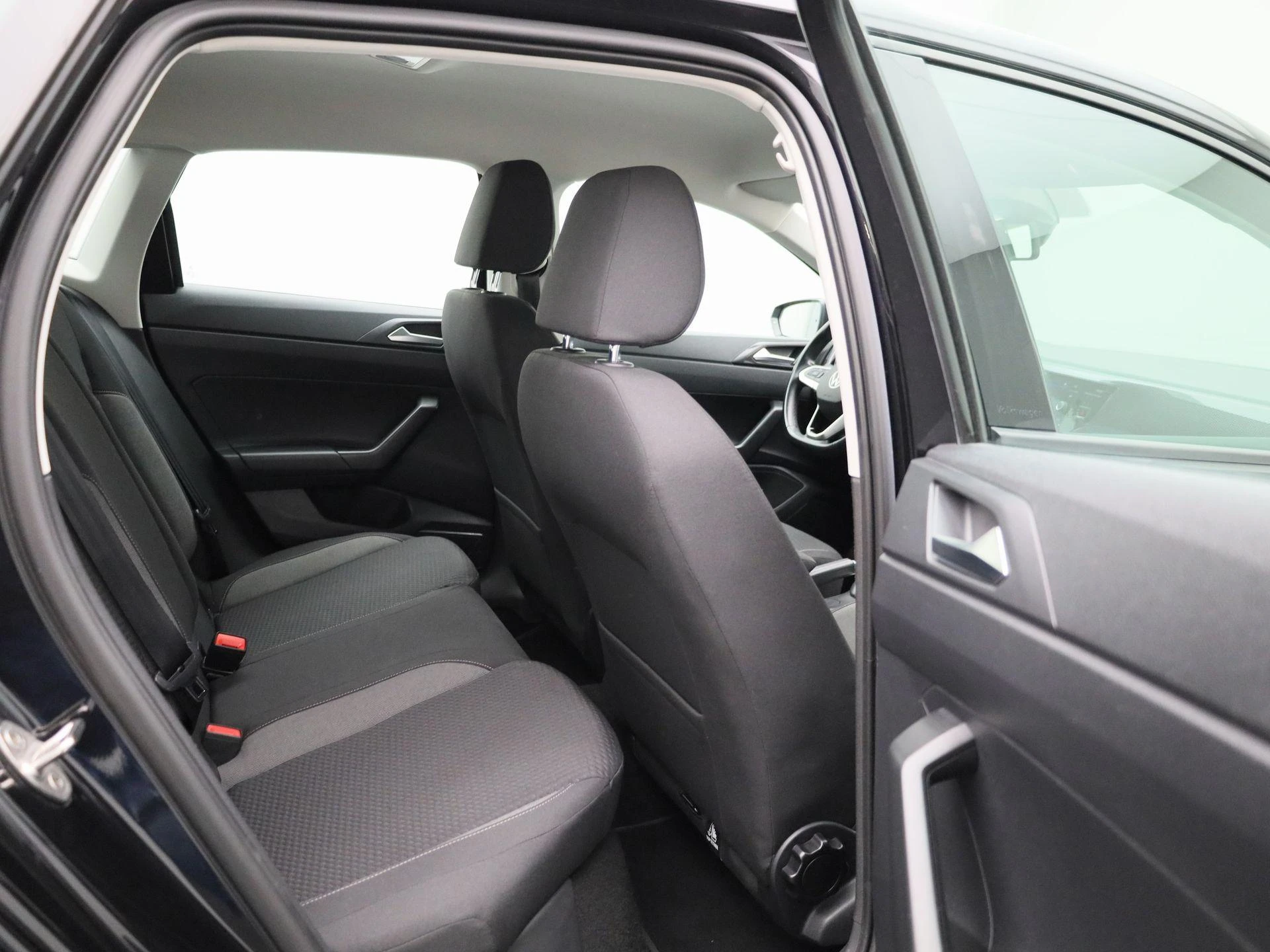 Volkswagen-Polo-image-34