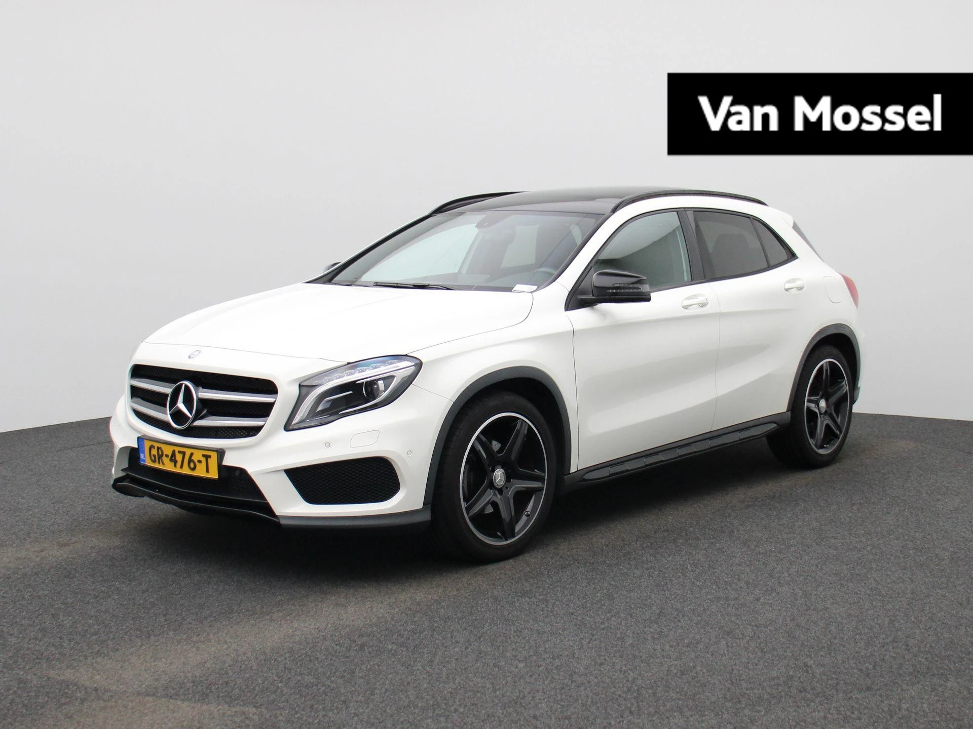 Mercedes-Benz-GLA-image-0