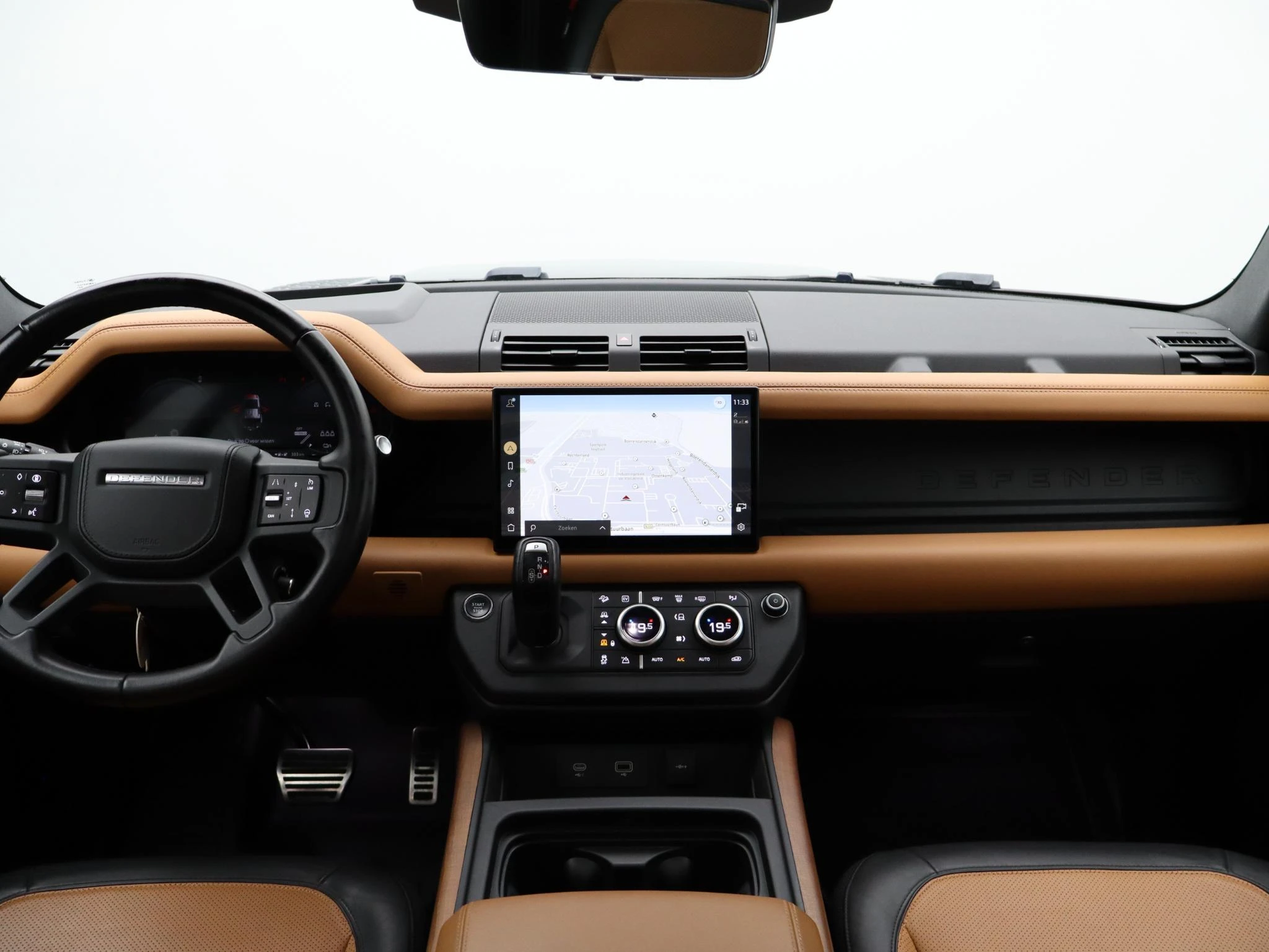 Land Rover-Defender-image-38