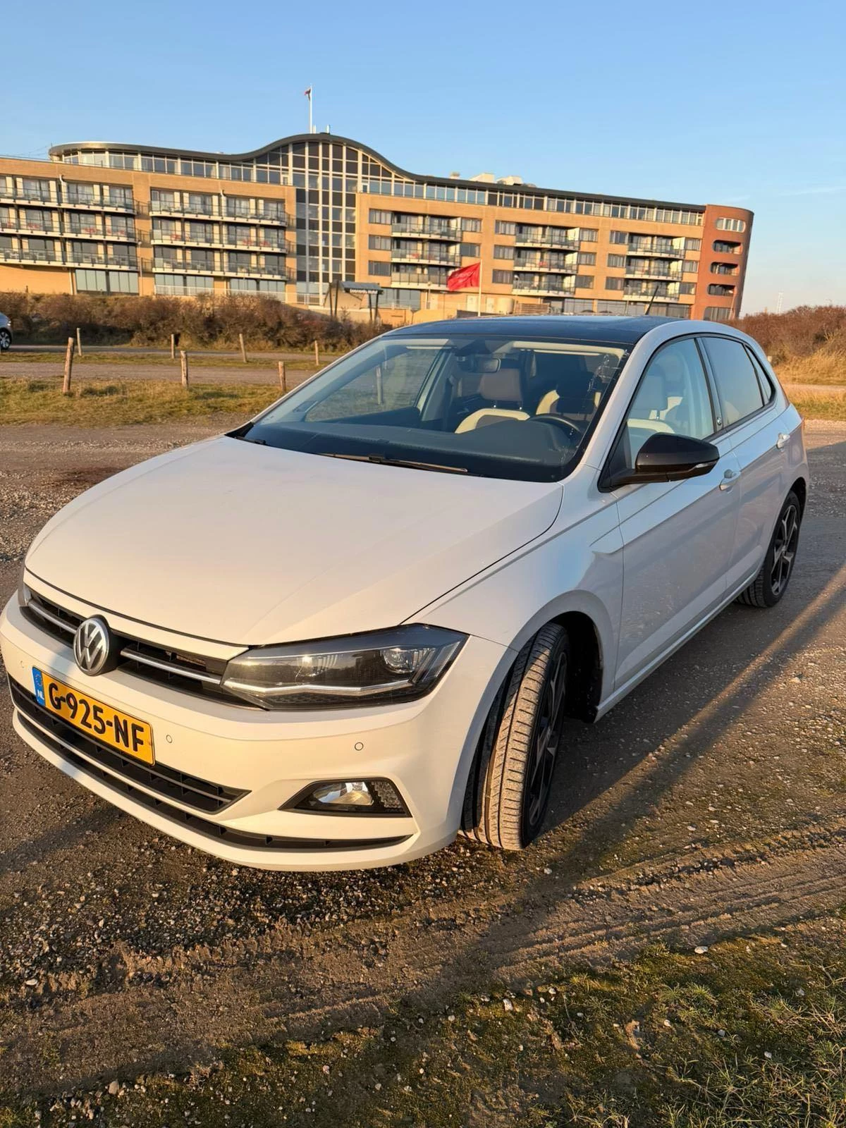 Volkswagen-Polo-image-1