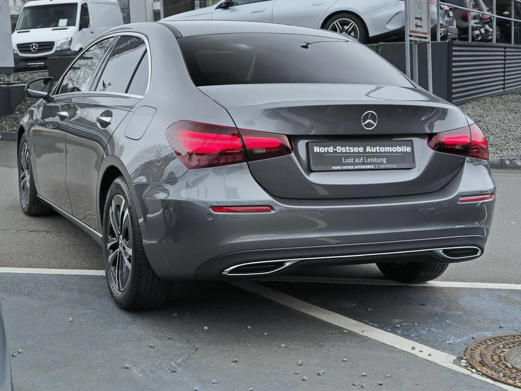 Mercedes-Benz-A-Klasse 200-image-4