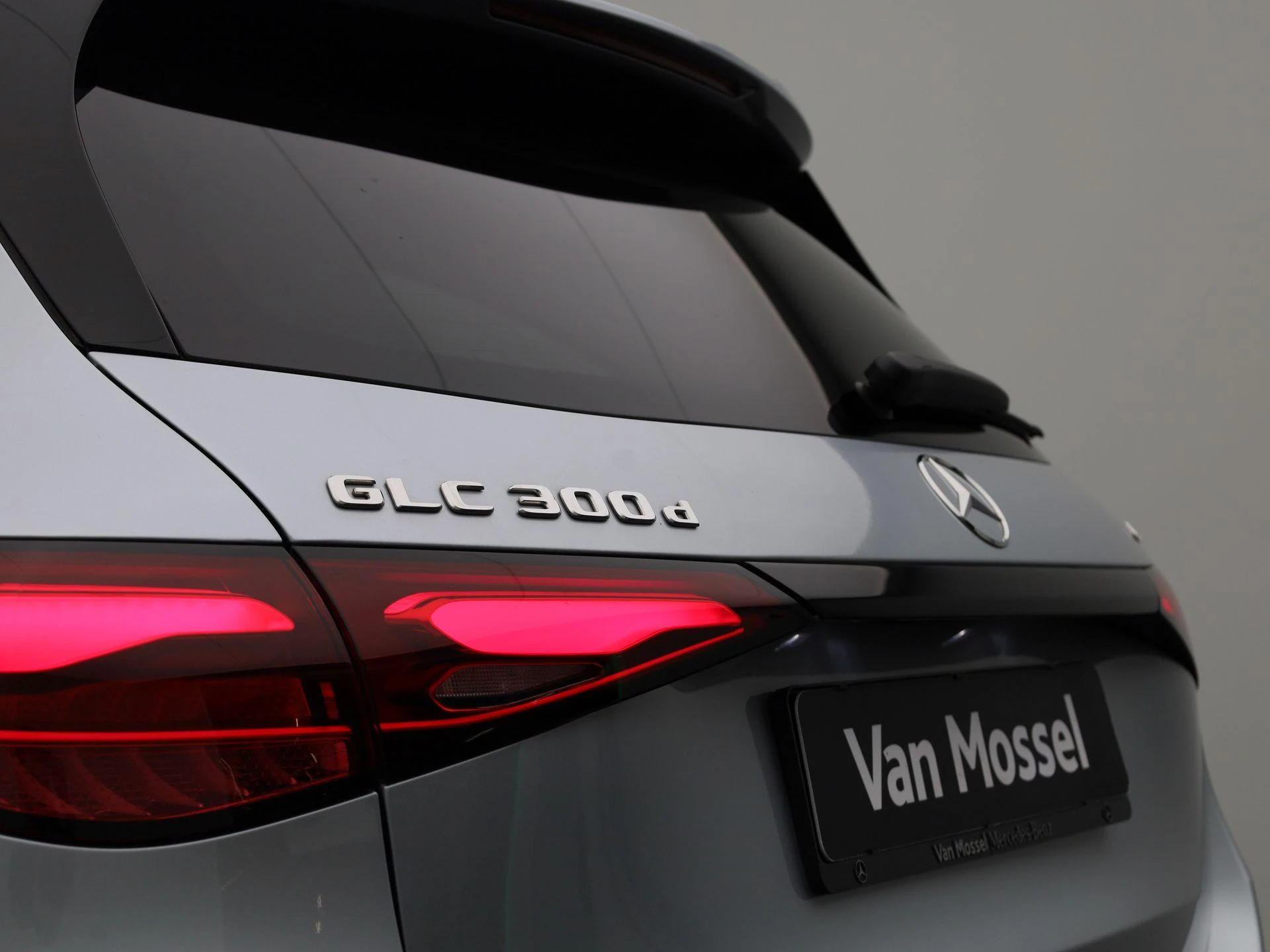 Mercedes-Benz-GLC-image-46