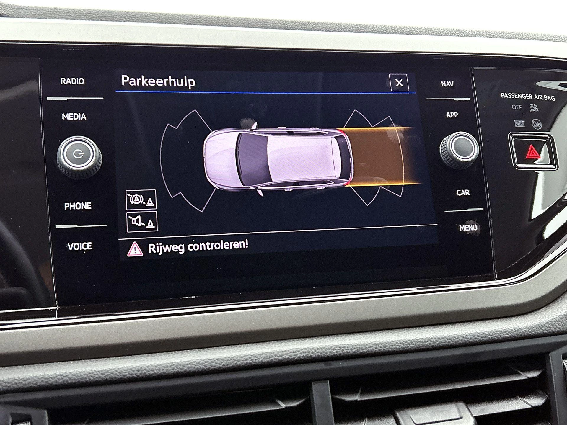 Volkswagen-Polo-image-16