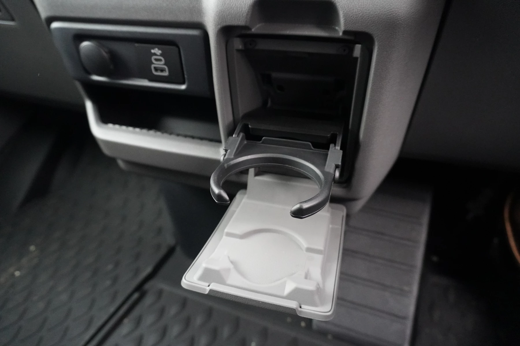 Volkswagen-Transporter-image-35