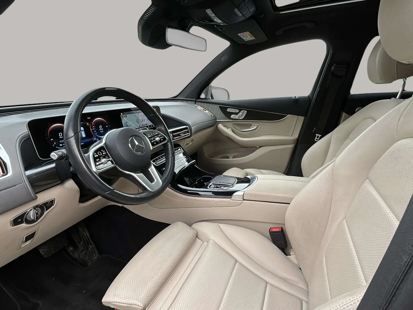 Mercedes-Benz-EQC-image-12