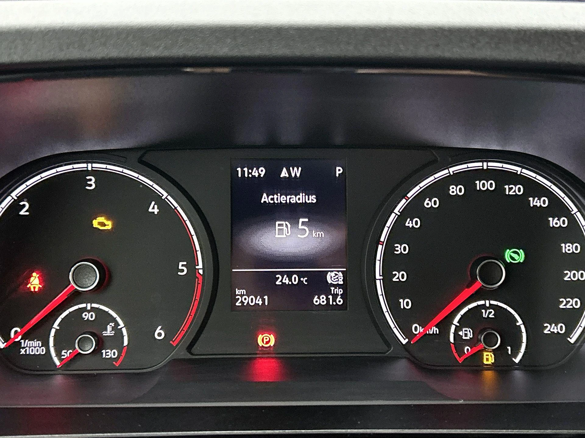 Volkswagen-Caddy-image-8
