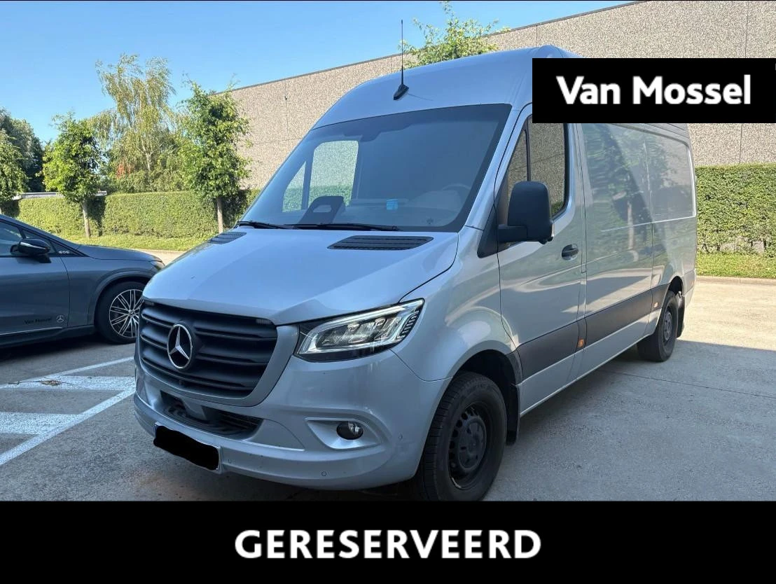 Mercedes-Benz-Sprinter-image-0