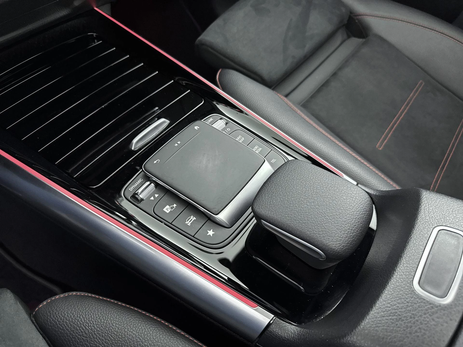 Mercedes-Benz-EQA-image-14