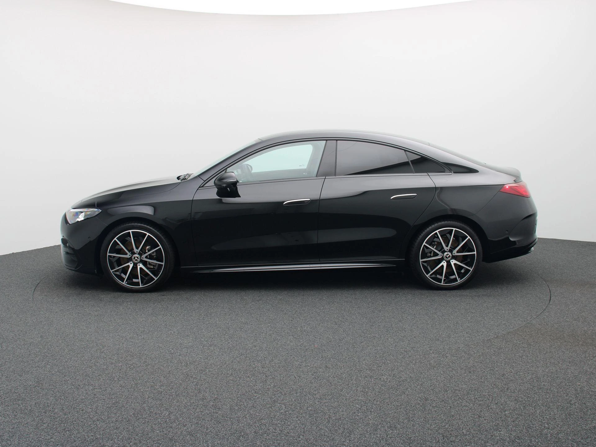 Mercedes-Benz-CLA-image-3