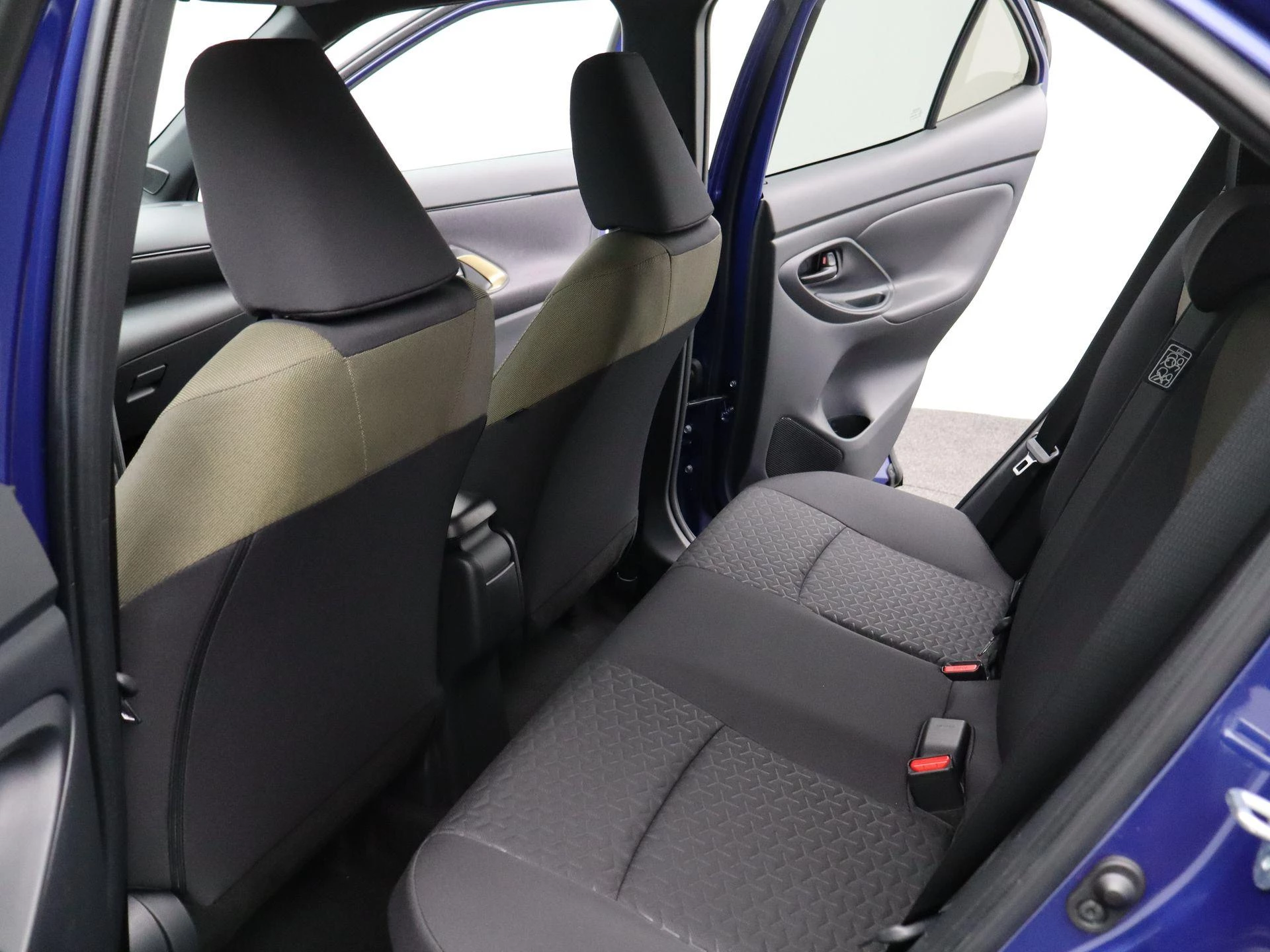 Toyota-Yaris Cross-image-12