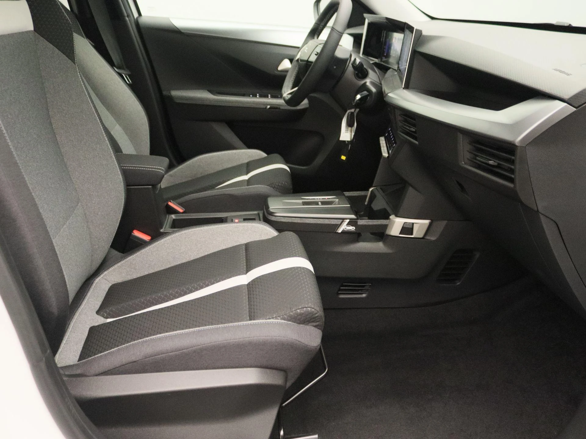 Opel-Frontera-image-24