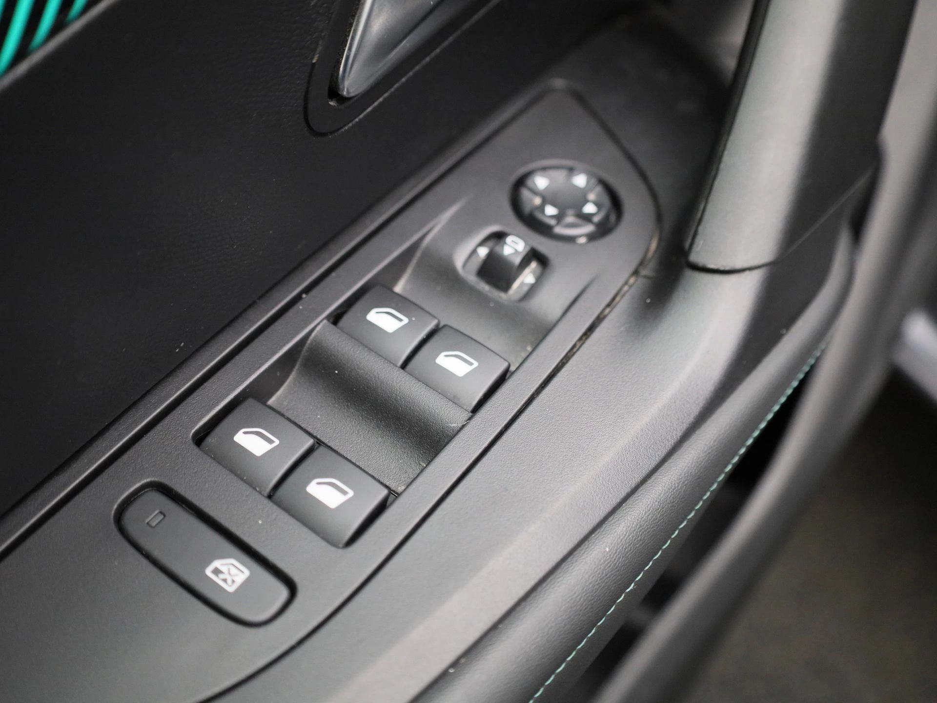 Peugeot e-2008 e-2008 Allure