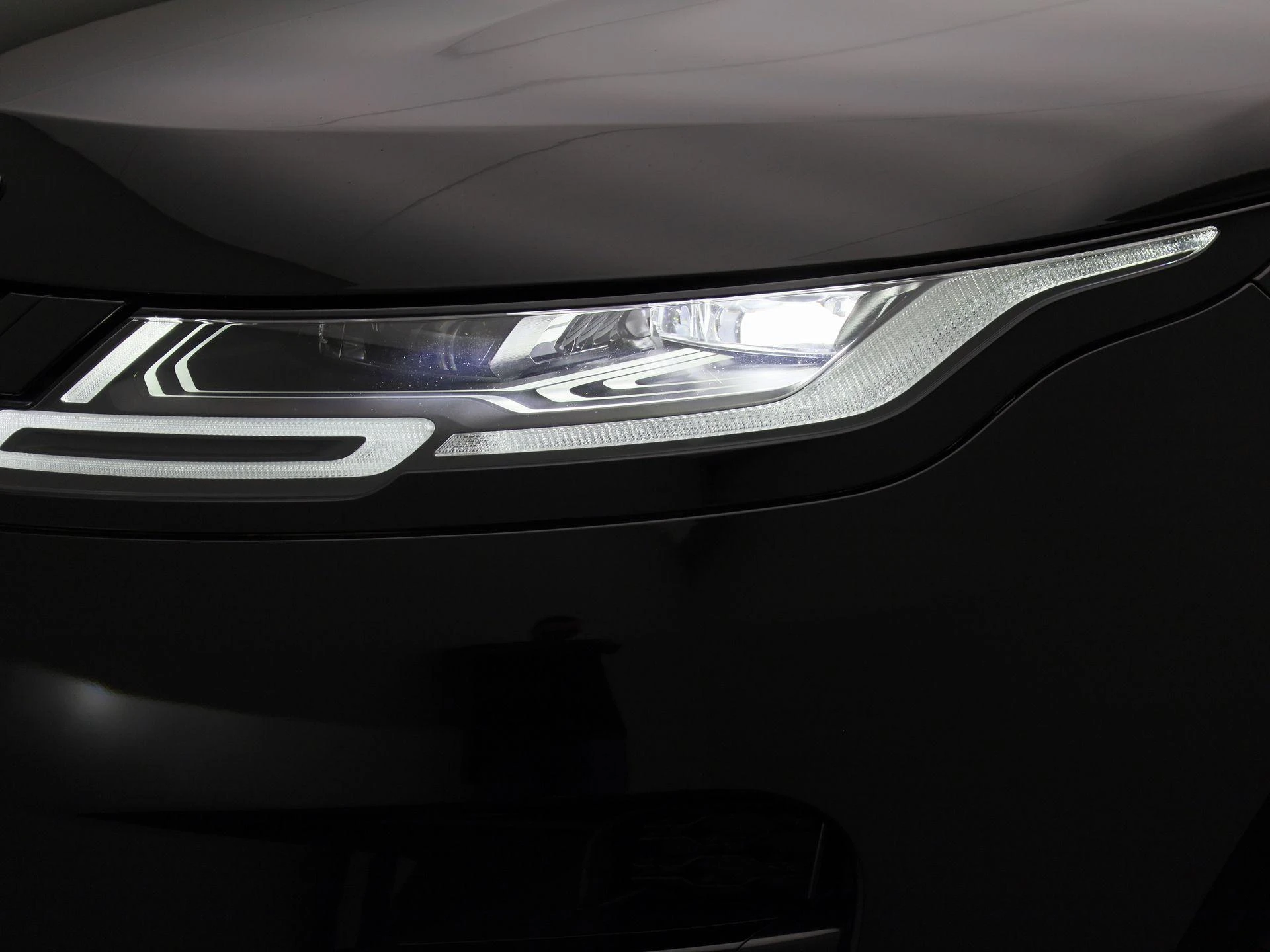 Land Rover-Range Rover Evoque-image-14