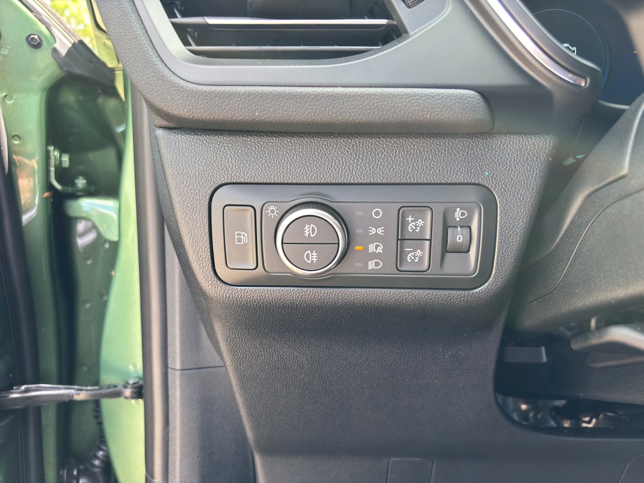 Ford Kuga Titanium 2.5 Duratec Plug-in-Hybrid CVT Sports Utility Vehicle. 178 kW. MJ 2026.25