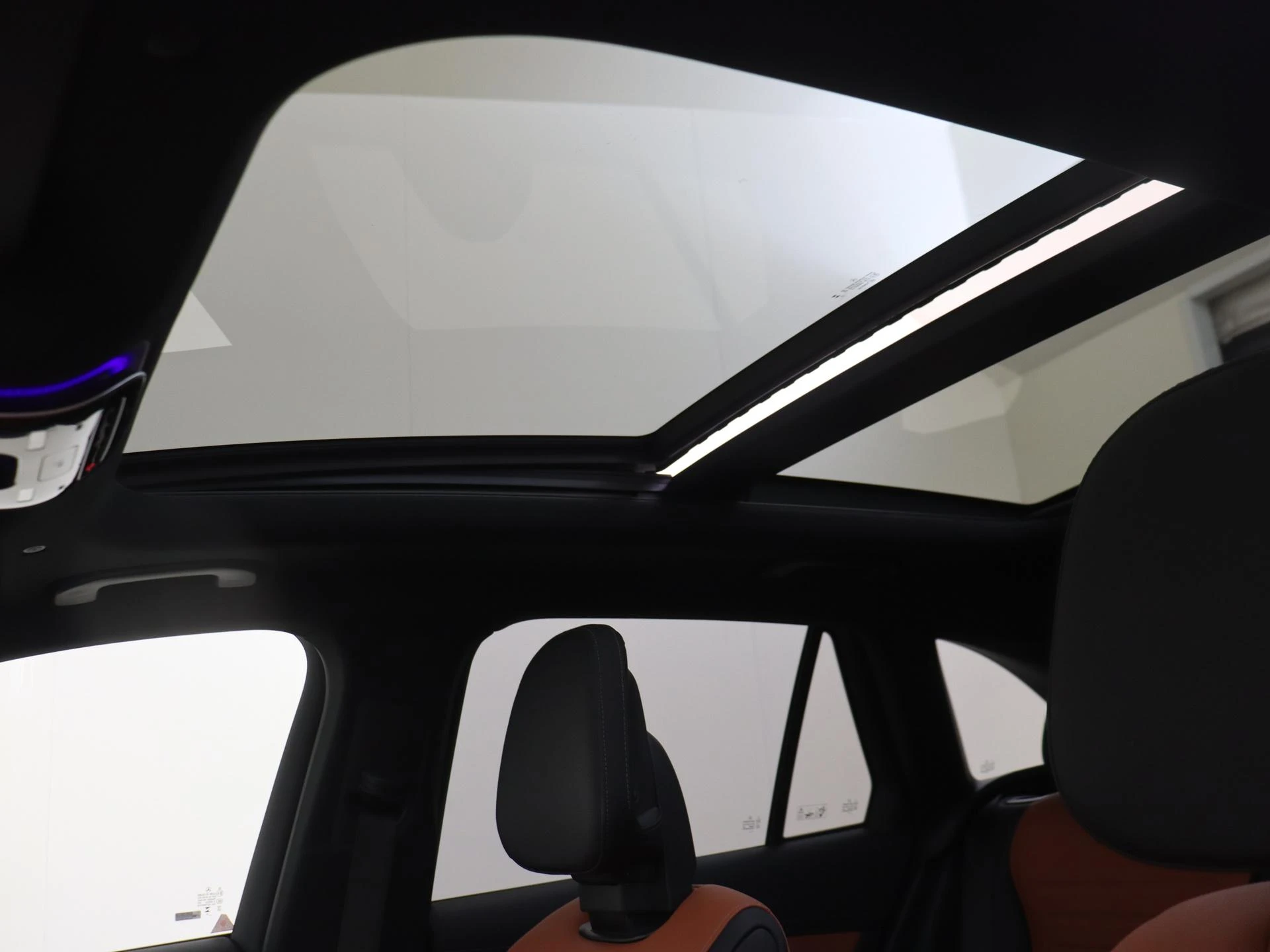 Mercedes-Benz-GLC-image-28
