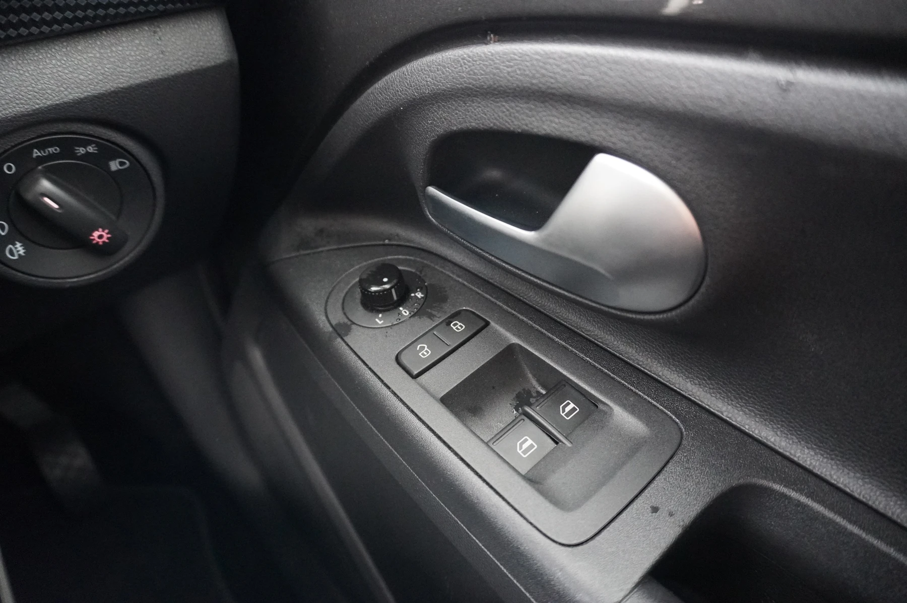 Volkswagen-up!-image-22