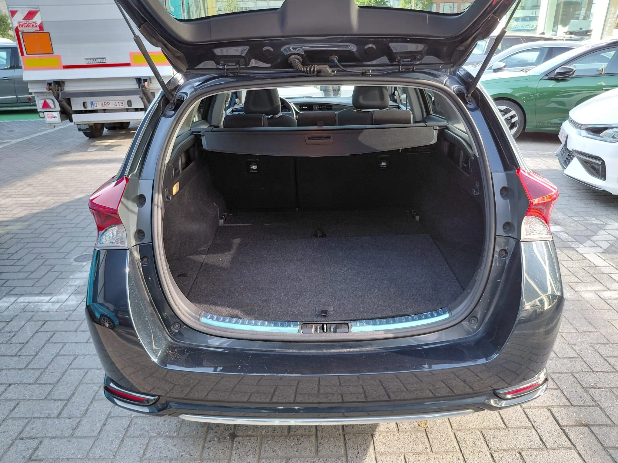 Toyota Auris Touring Sports 1.8 VVT-i Hybrid CVT Dynamic HSD