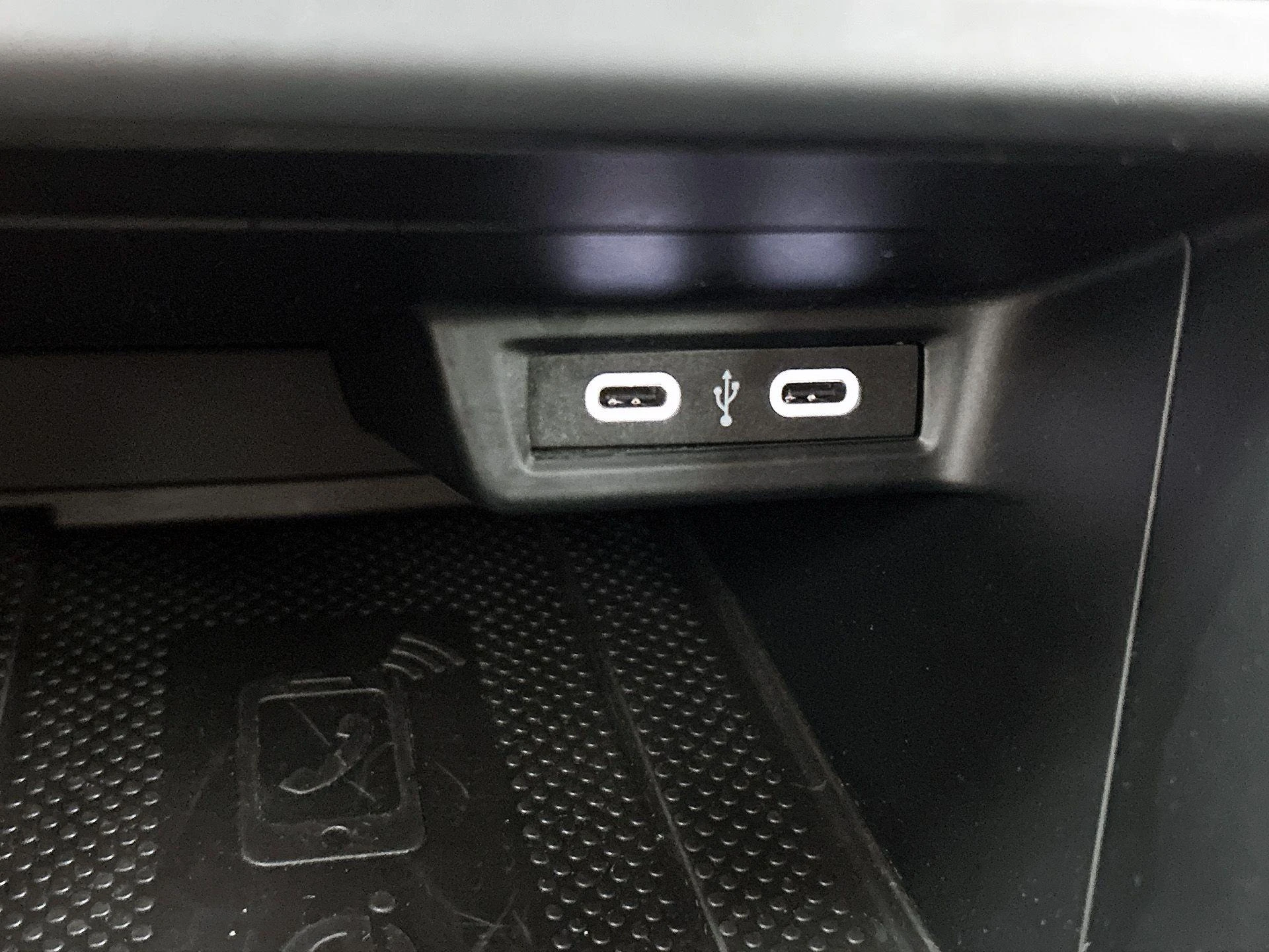 Volkswagen-Polo-image-35