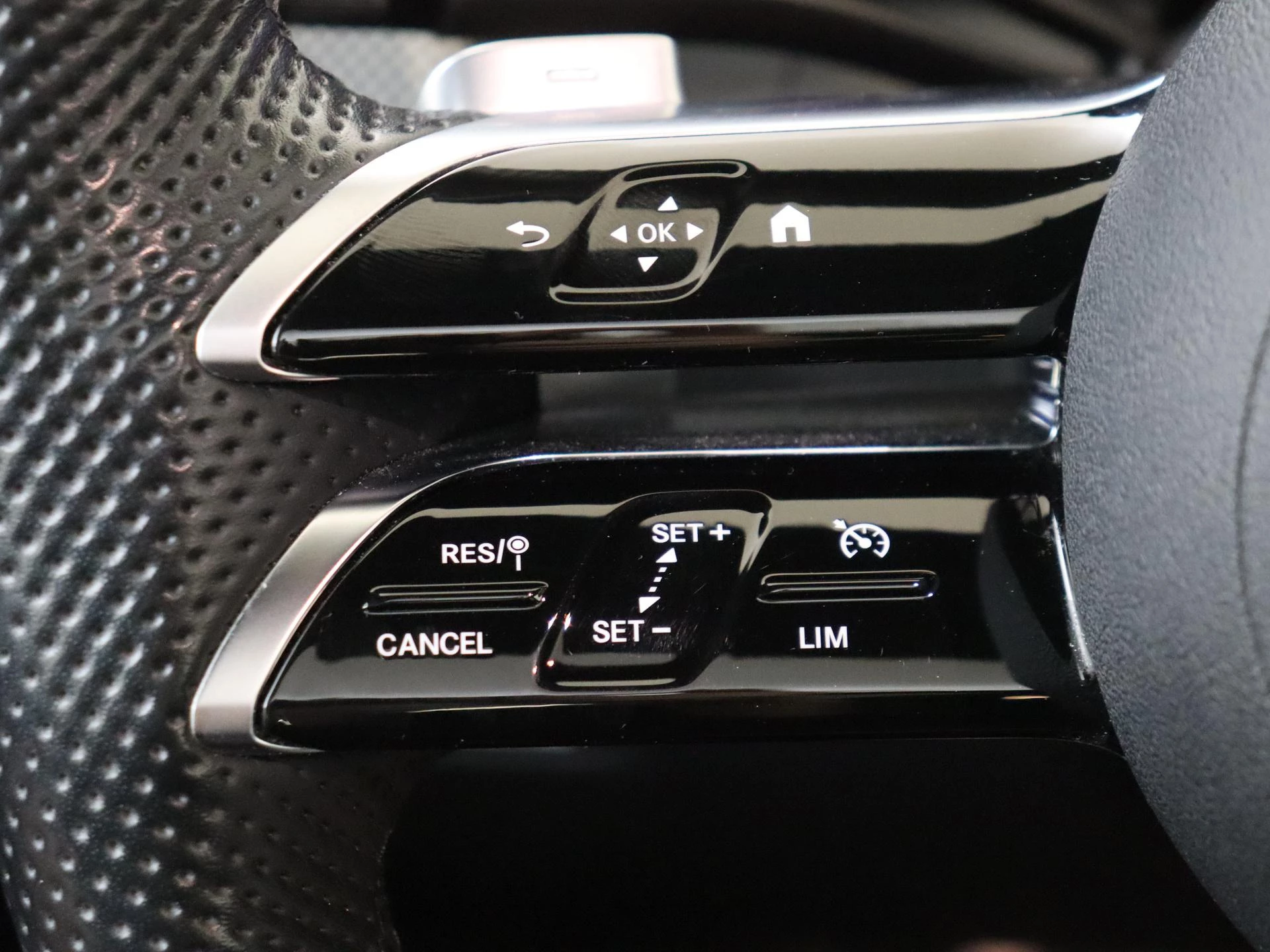 Mercedes-Benz GLC 300e 4MATIC AMG Line