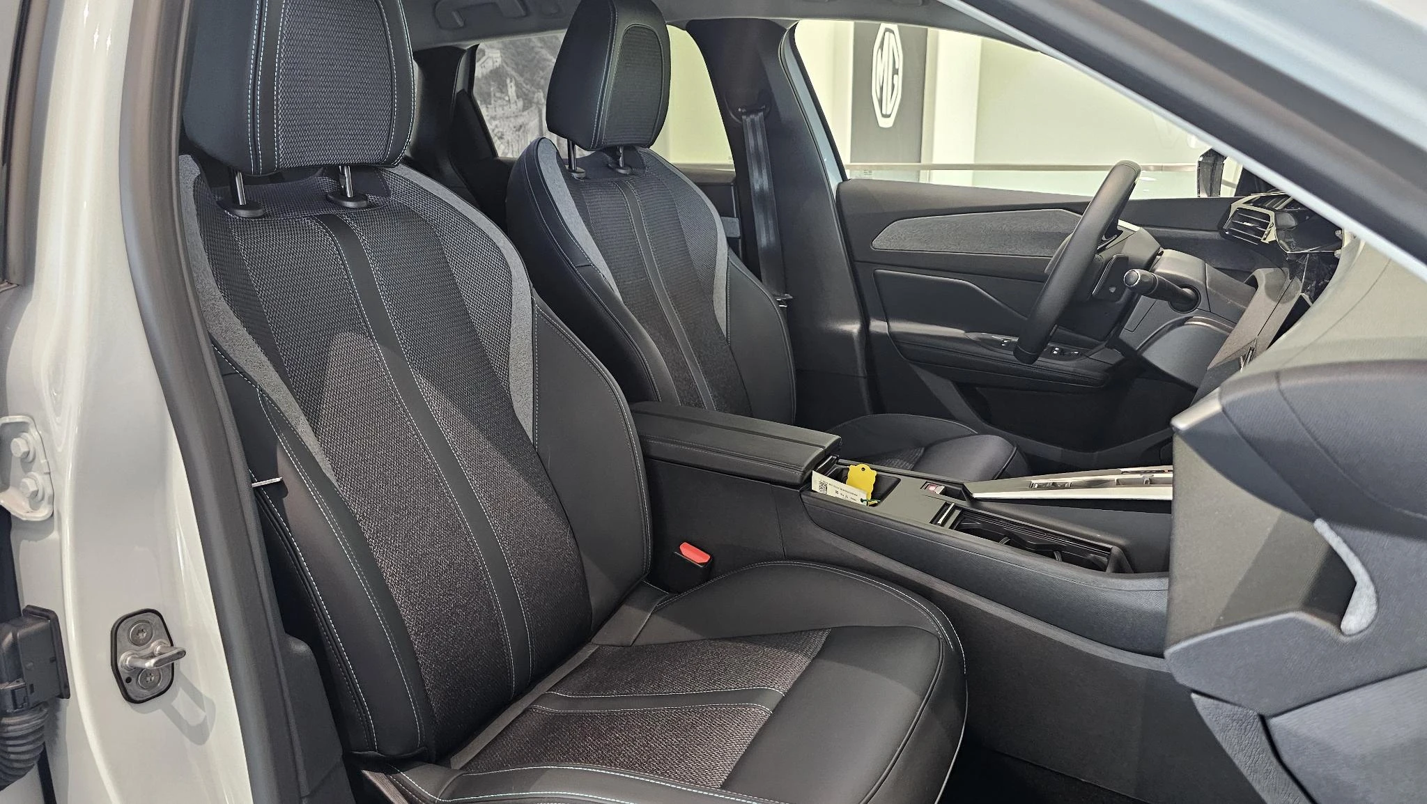 Peugeot 308 SW 1.6 Plug-in Hybrid 180 Allure Avantage