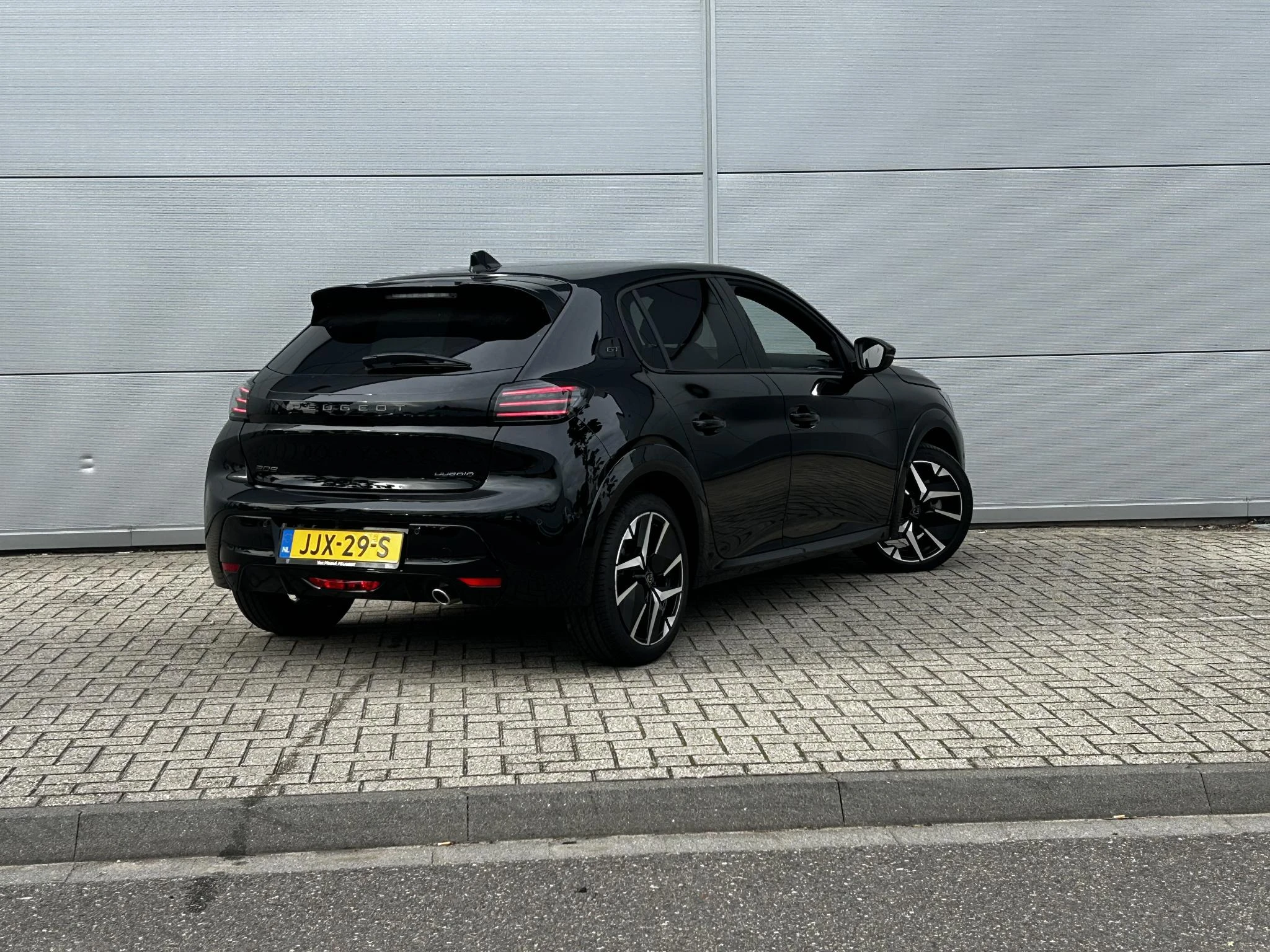 Peugeot-208-image-5