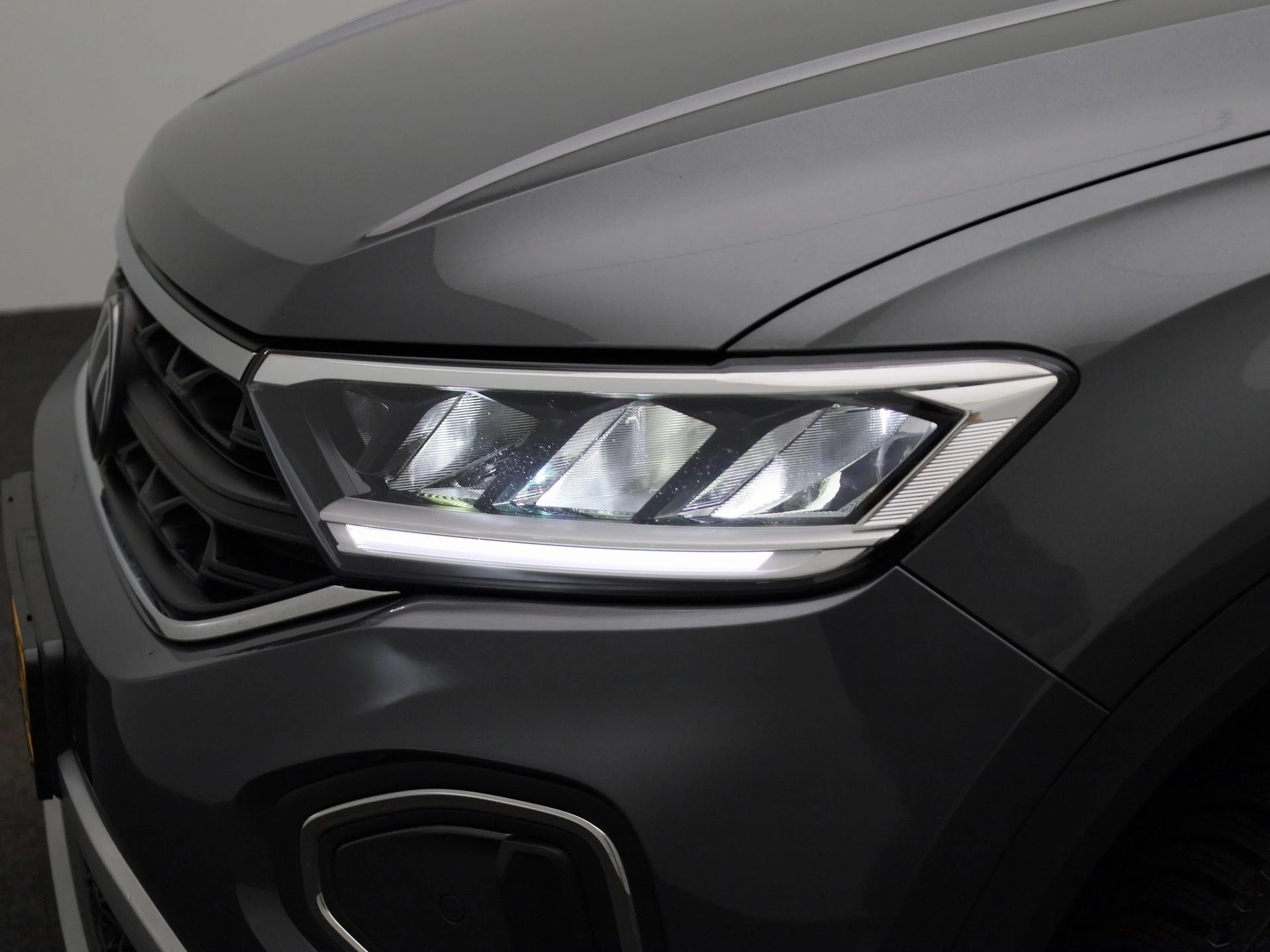 Volkswagen-T-Roc-image-11