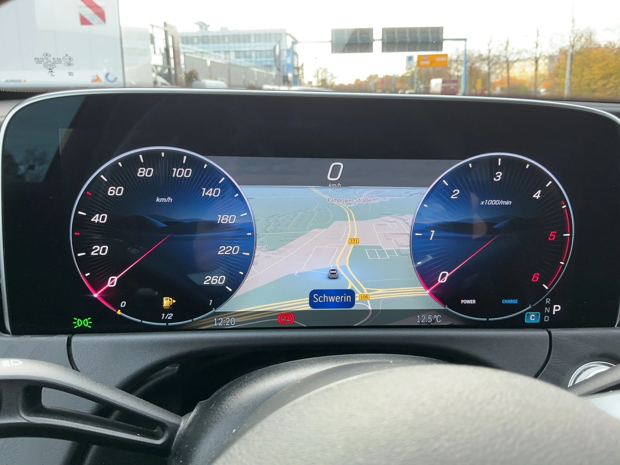 Mercedes-Benz-E-Klasse-image-25