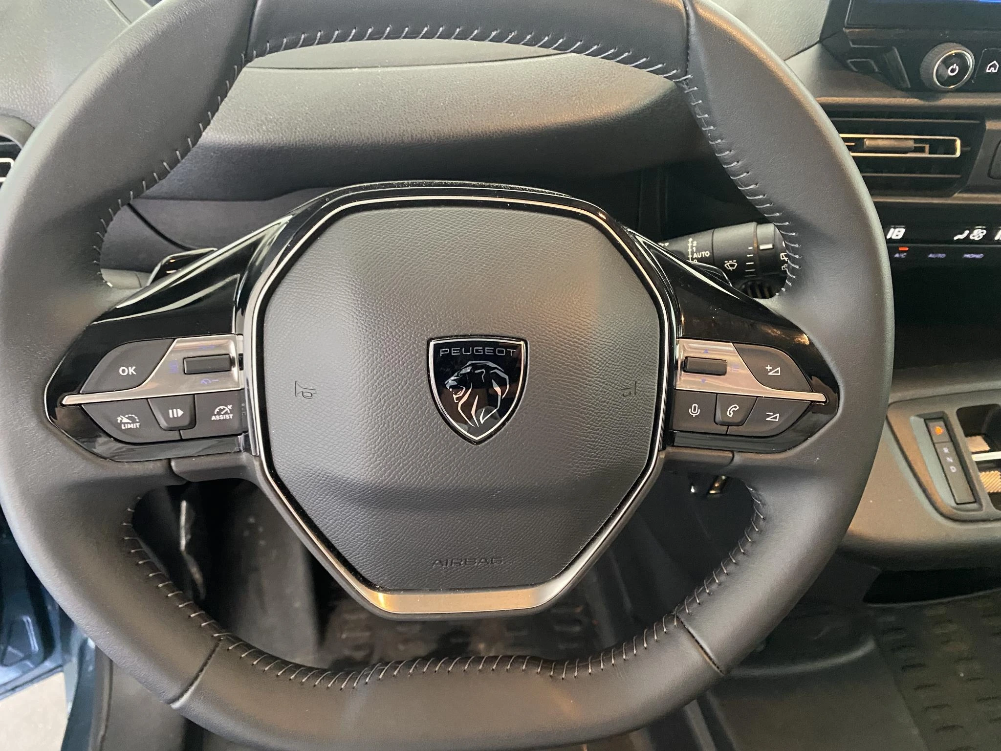 Peugeot-e-Partner-image-15