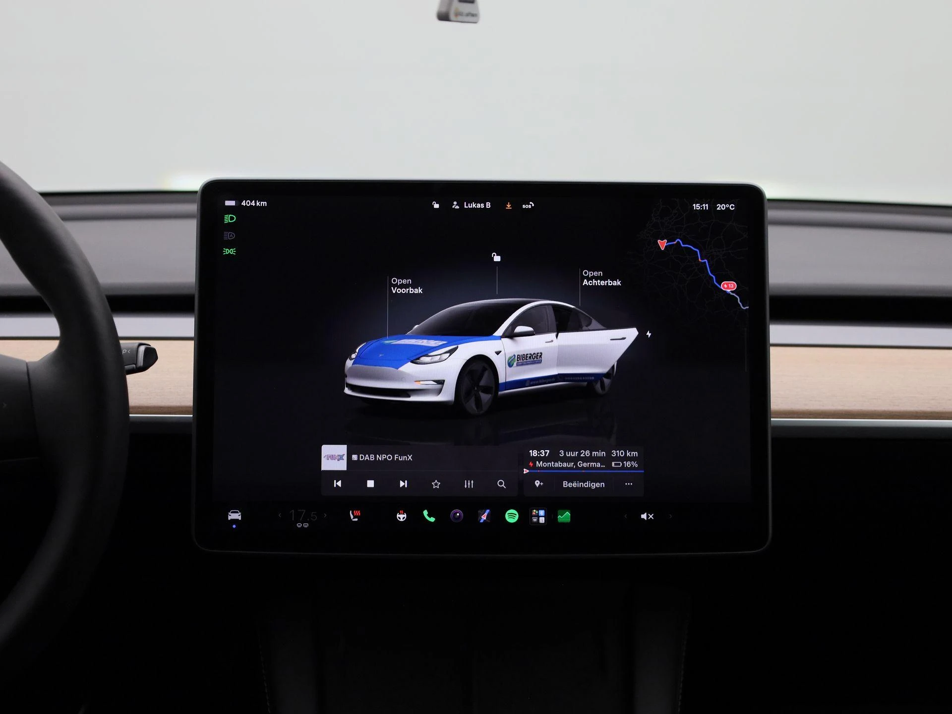 Tesla-Model 3-image-7