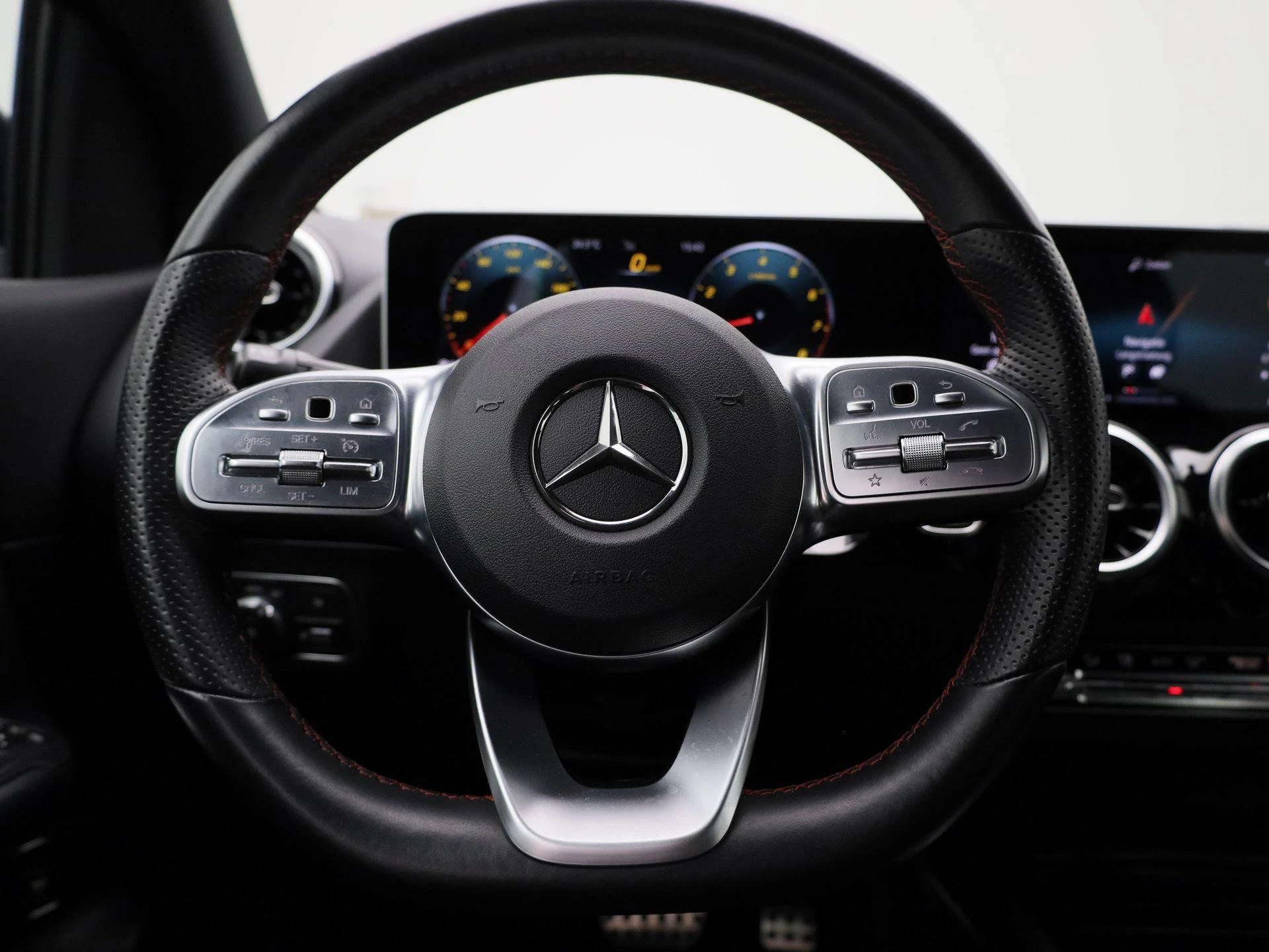 Mercedes-Benz B-Klasse 180 Business Solution AMG